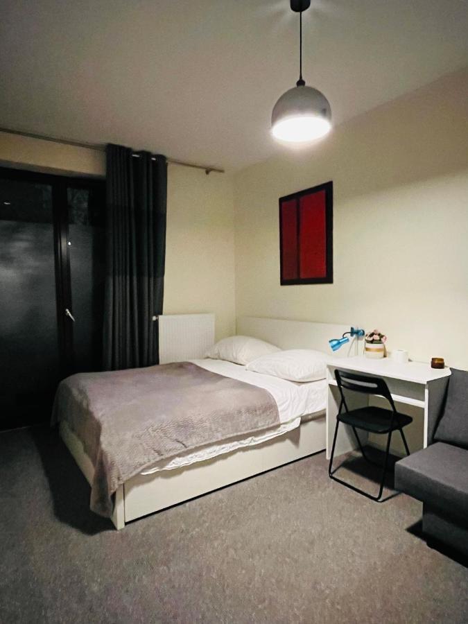 Near Airport Cybernetyki Inn 华沙 外观 照片